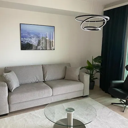 アパート New Sky High Lr, 1br, 1ba, Sauna, Gbalcony, 45m2, 11krs オウル